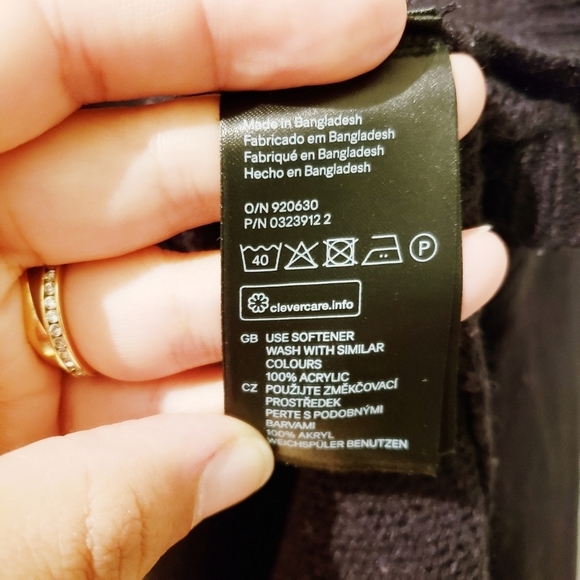 H&M Divided Black Side Slit Long Sleeve Knit Sweater - Picture 6 of 7